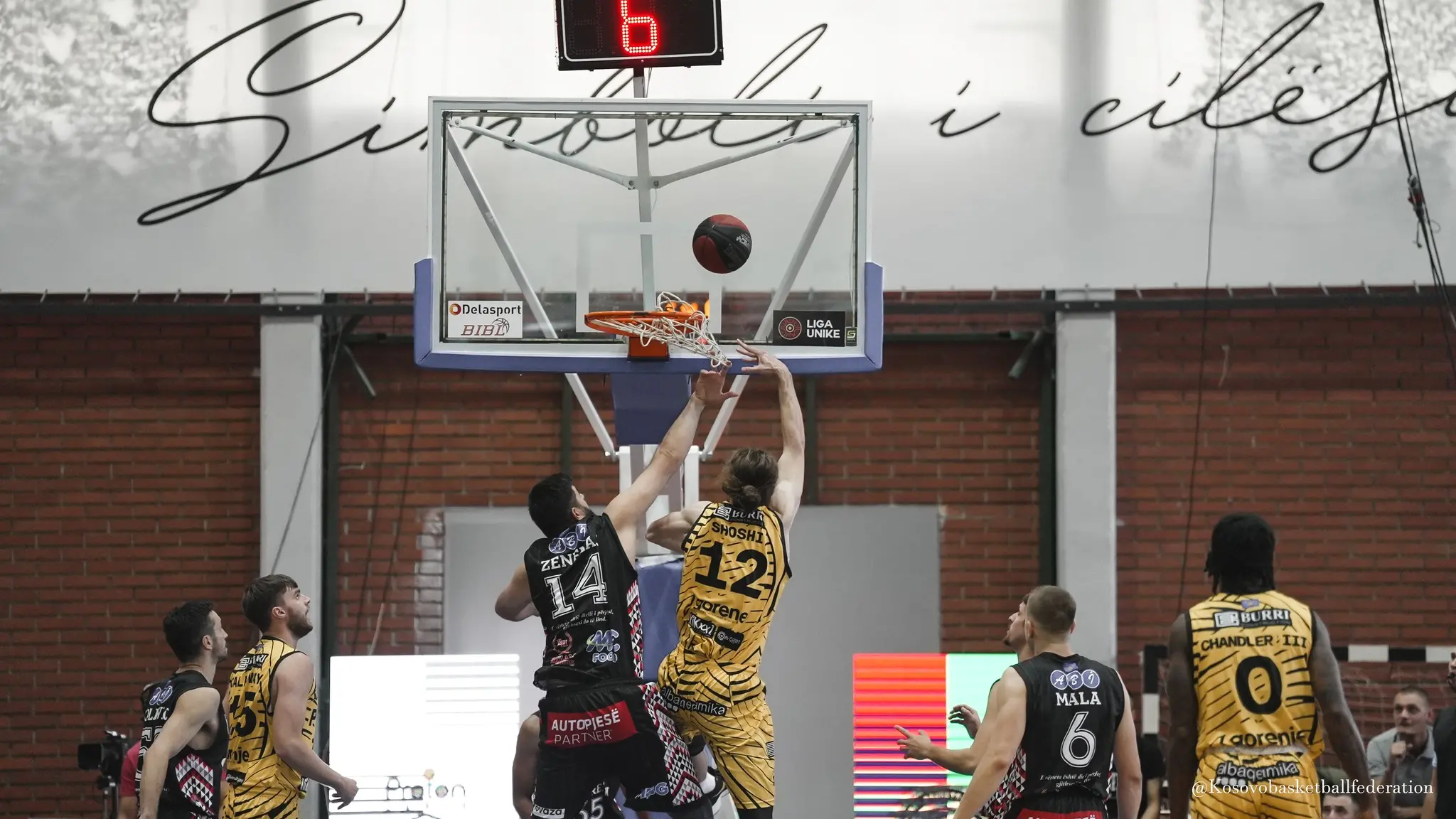 Pamje nga ndeshja Peja - Proton Cable Prizreni